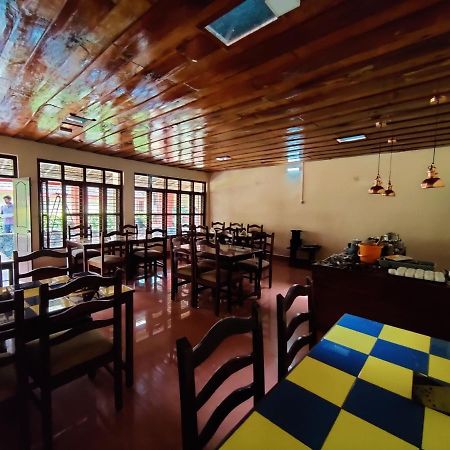 Hotel Samrat Jabalpur Buitenkant foto