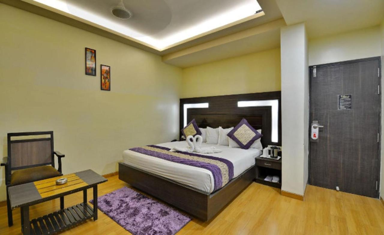 Hotel Samrat Jabalpur Buitenkant foto