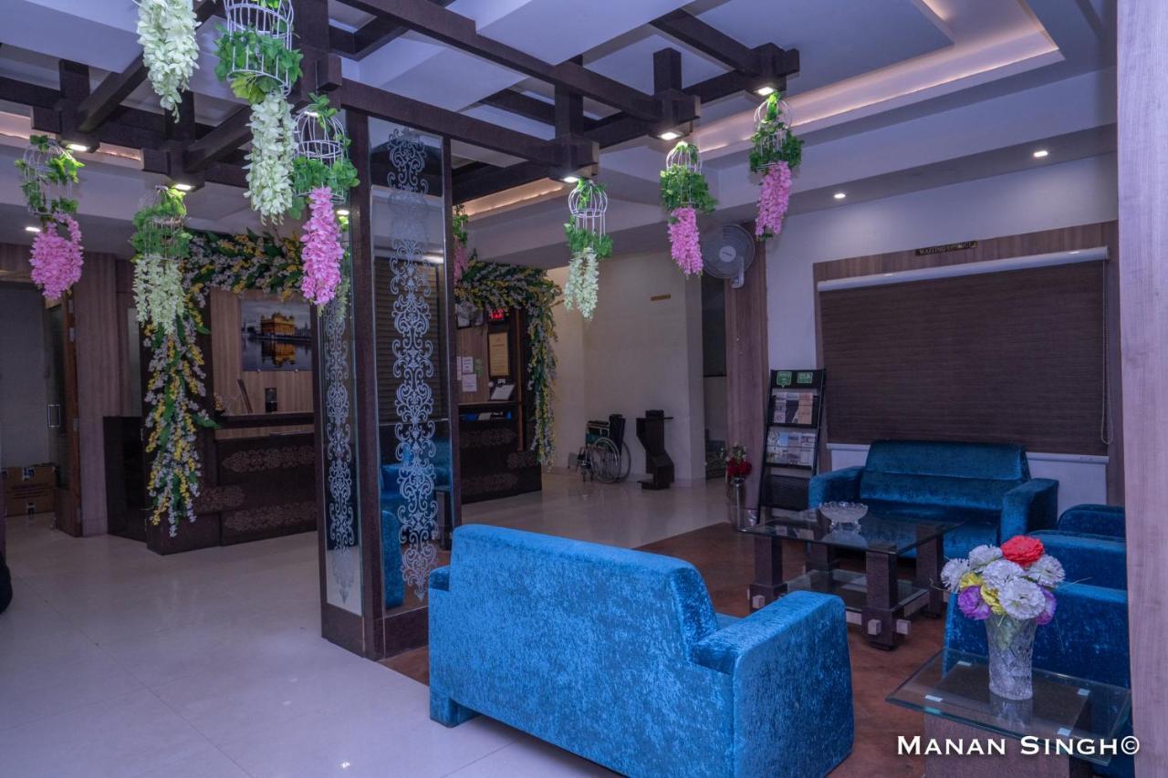Hotel Samrat Jabalpur Buitenkant foto