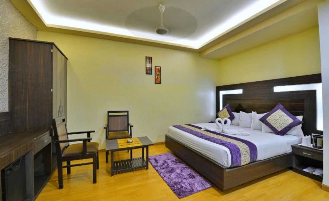 Hotel Samrat Jabalpur Buitenkant foto