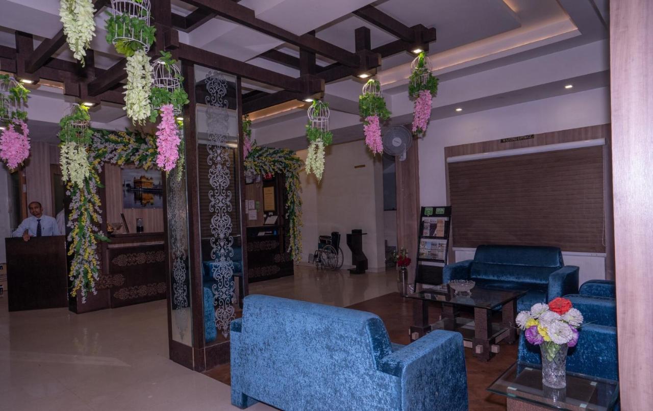 Hotel Samrat Jabalpur Buitenkant foto