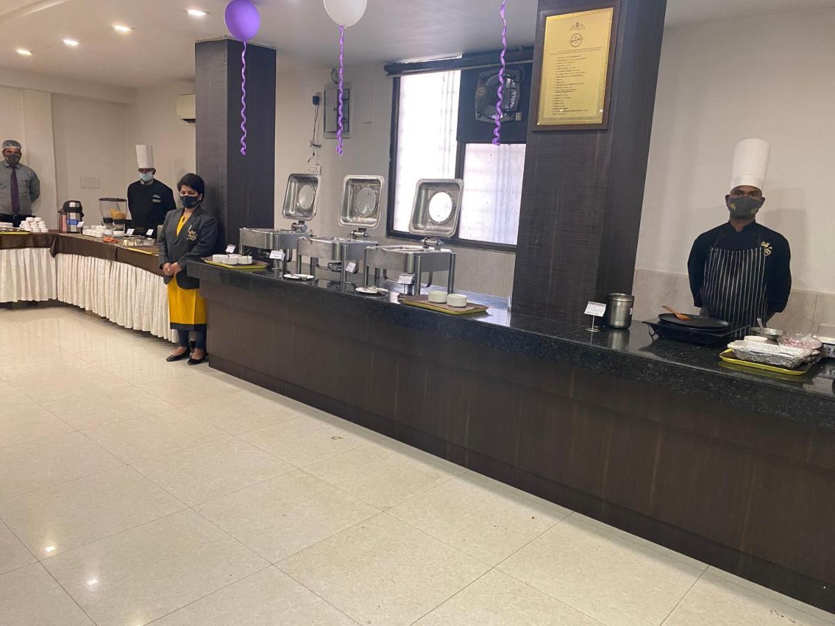 Hotel Samrat Jabalpur Buitenkant foto