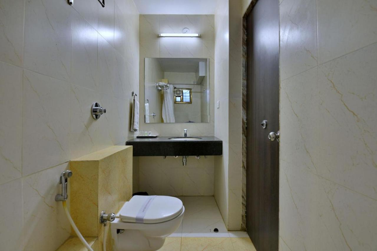 Hotel Samrat Jabalpur Buitenkant foto