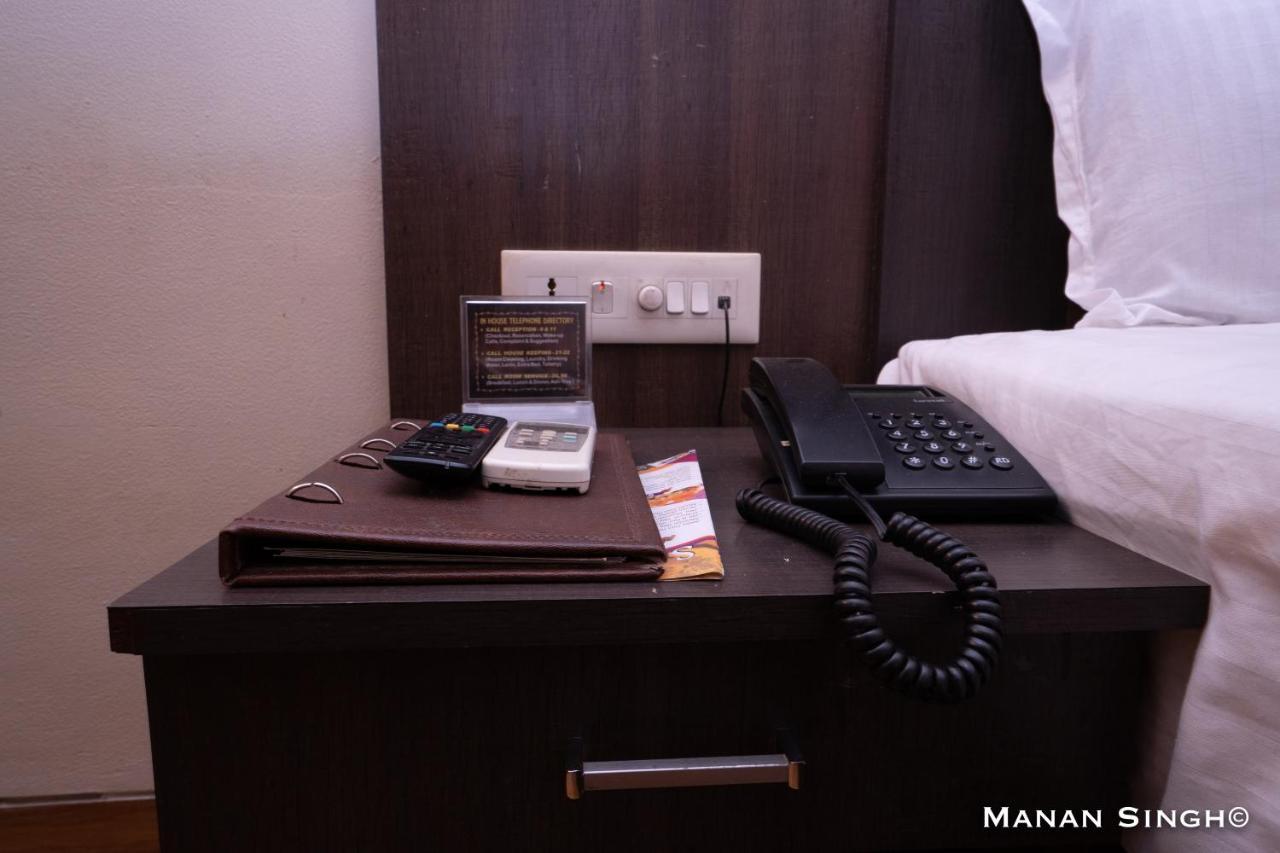 Hotel Samrat Jabalpur Buitenkant foto