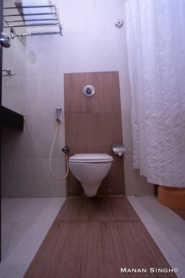 Hotel Samrat Jabalpur Buitenkant foto