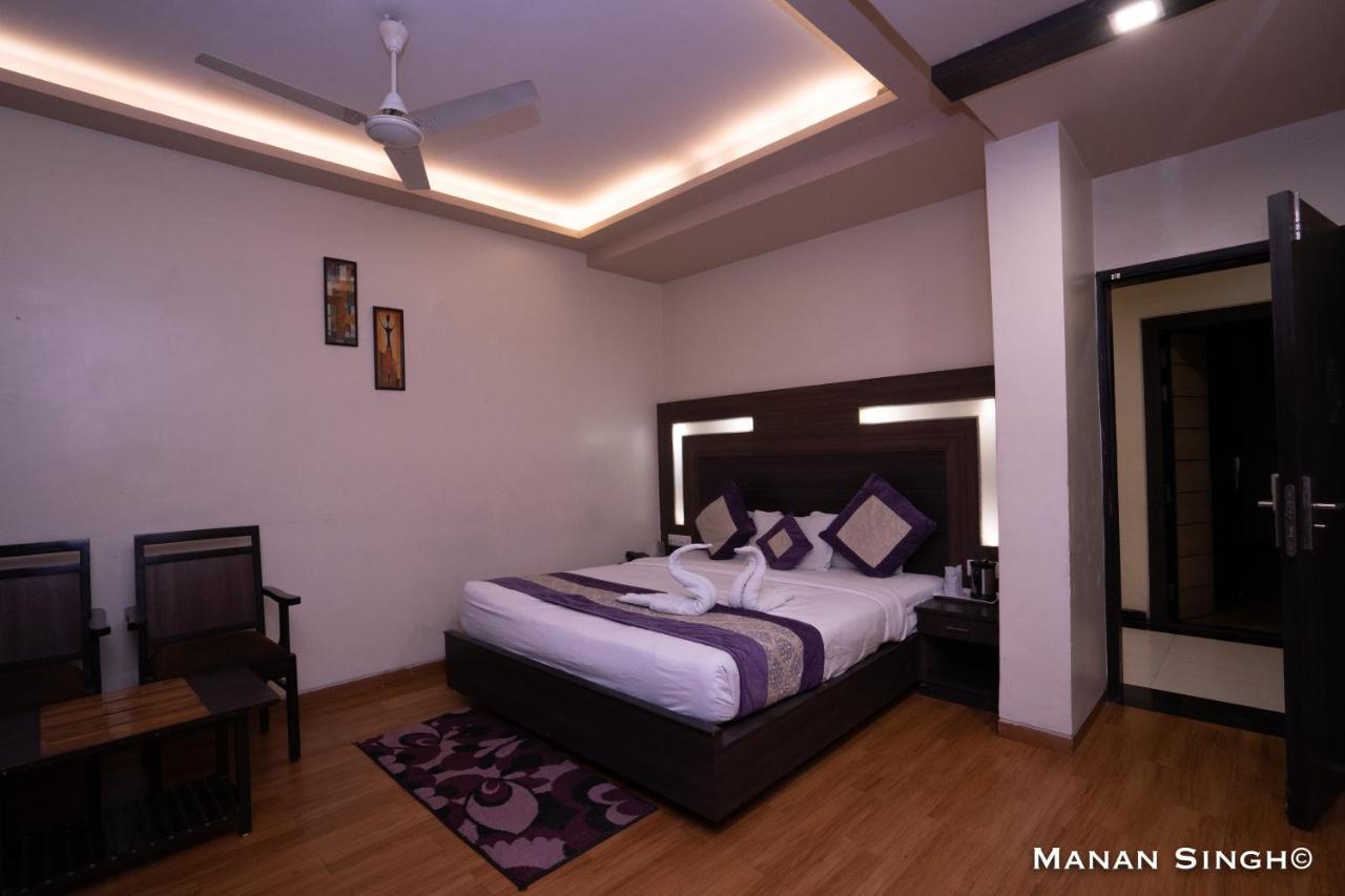 Hotel Samrat Jabalpur Buitenkant foto