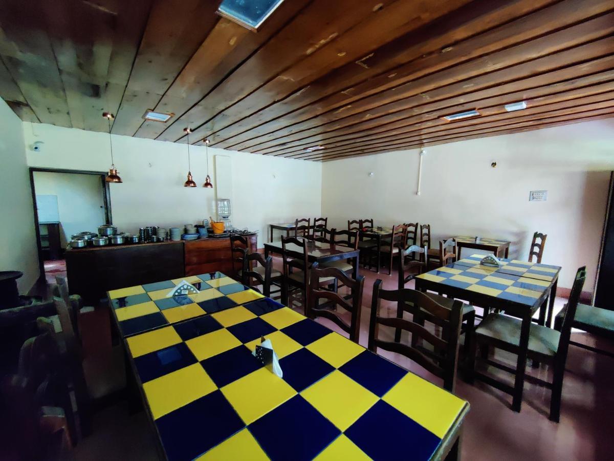Hotel Samrat Jabalpur Buitenkant foto
